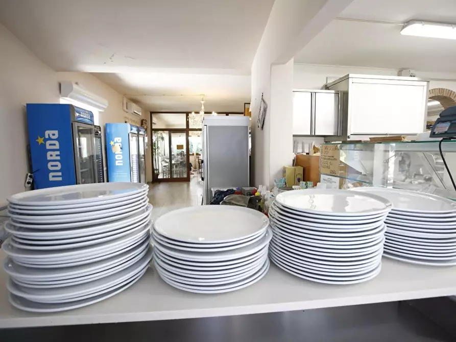 Immagine 50 di Attività commerciale in vendita  a Crespina Lorenzana