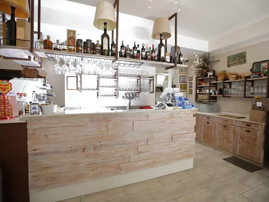 Immagine 35 di Attività commerciale in vendita  a Crespina Lorenzana