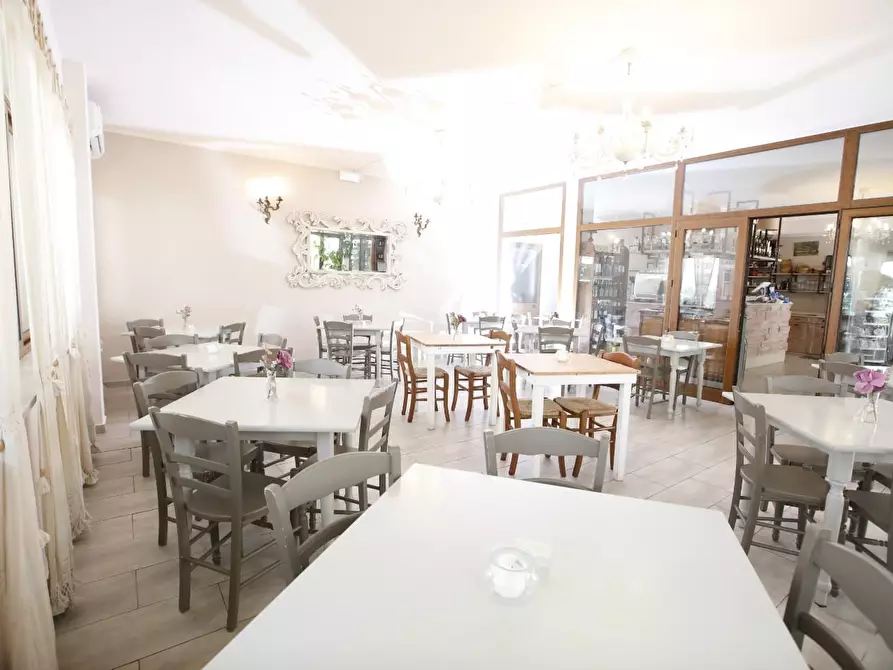 Immagine 26 di Attività commerciale in vendita  a Crespina Lorenzana