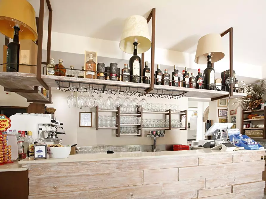 Immagine 33 di Attività commerciale in vendita  a Crespina Lorenzana