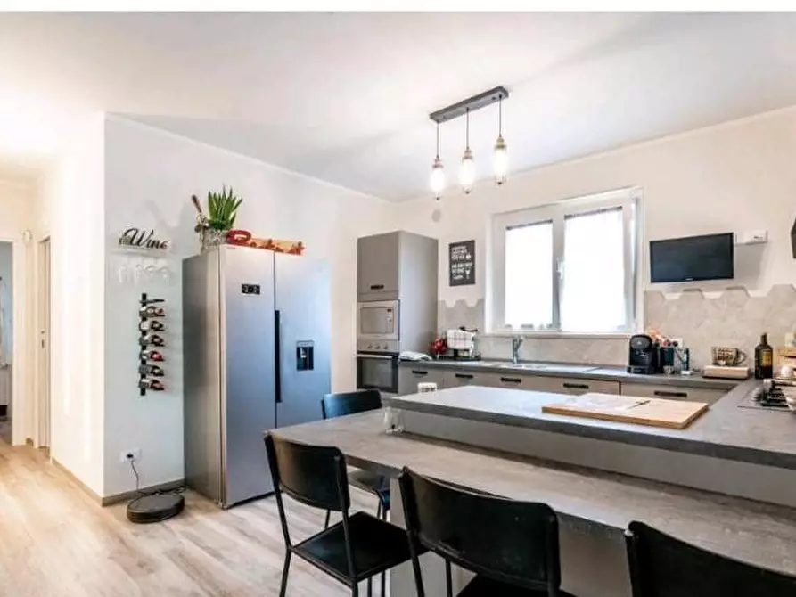 Immagine 10 di Villa in vendita  a Massa