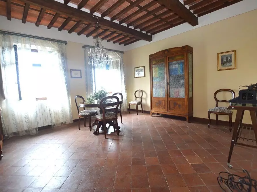 Immagine 27 di Villa in vendita  a Capannori