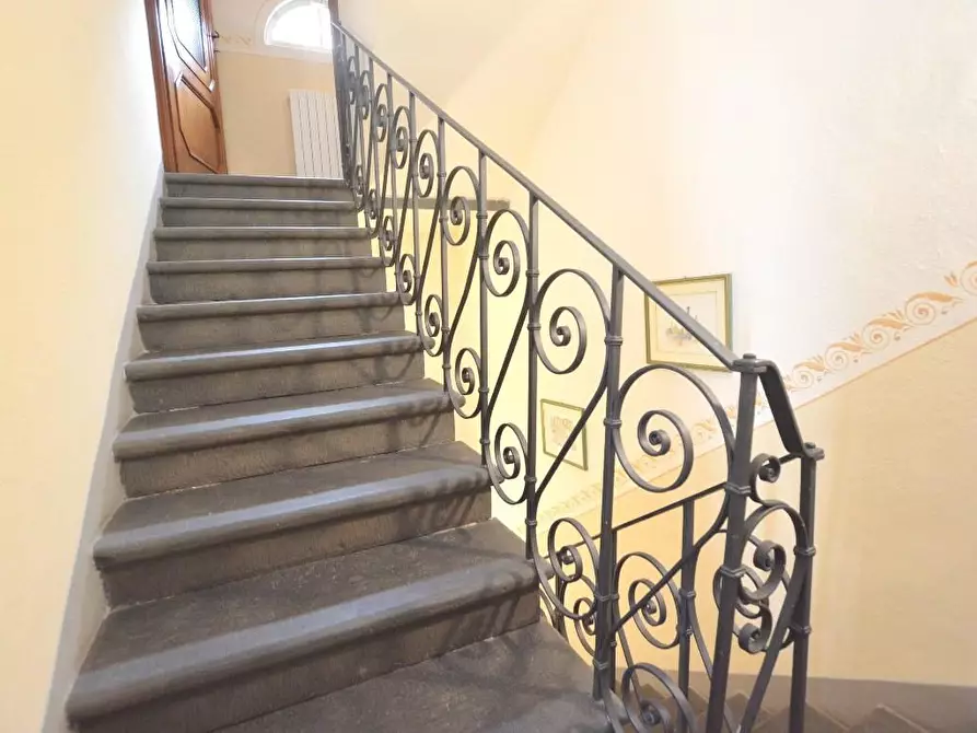 Immagine 25 di Villa in vendita  a Capannori