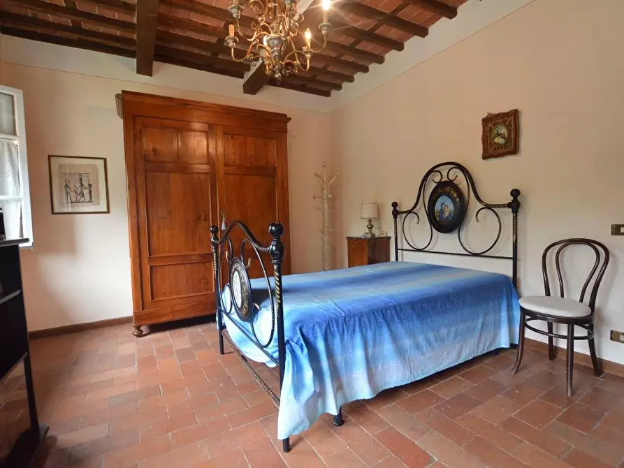Immagine 31 di Villa in vendita  a Capannori