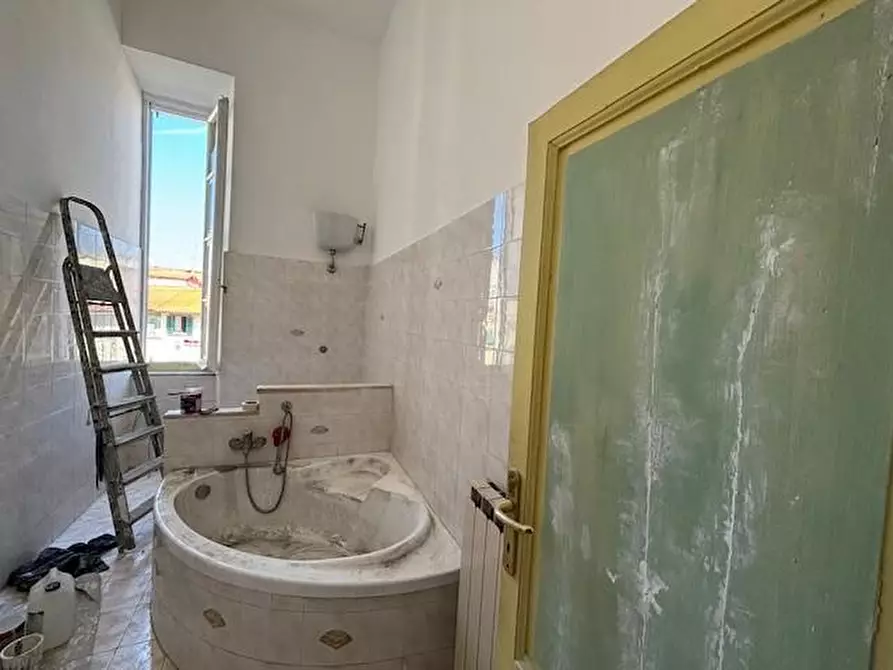 Immagine 12 di Appartamento in vendita  a Livorno