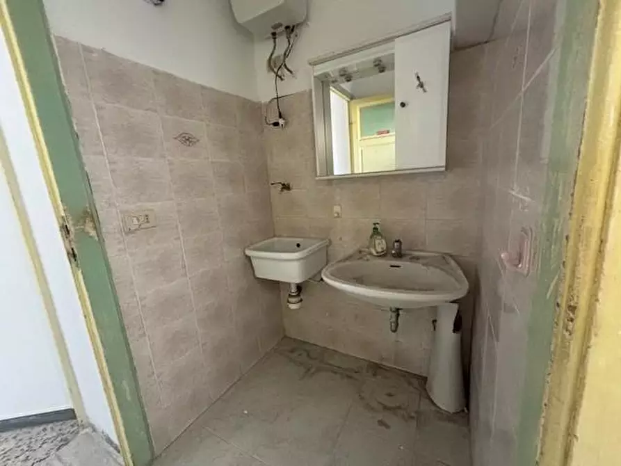 Immagine 13 di Appartamento in vendita  a Livorno