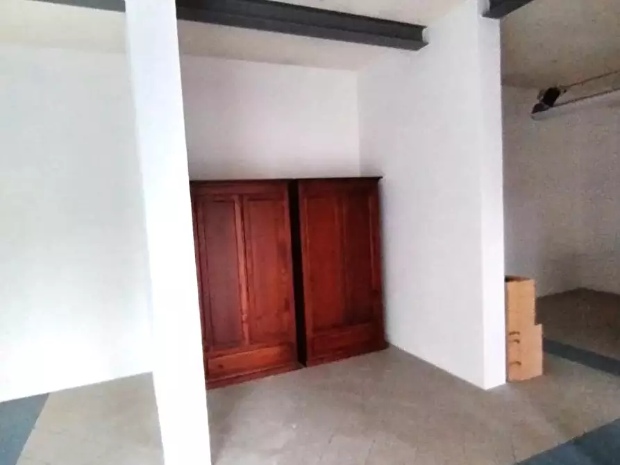 Immagine 4 di Locale commerciale in vendita  a Rosignano Marittimo