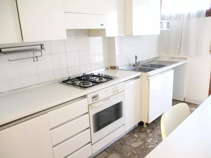 Immagine 10 di Appartamento in vendita  a Pontedera