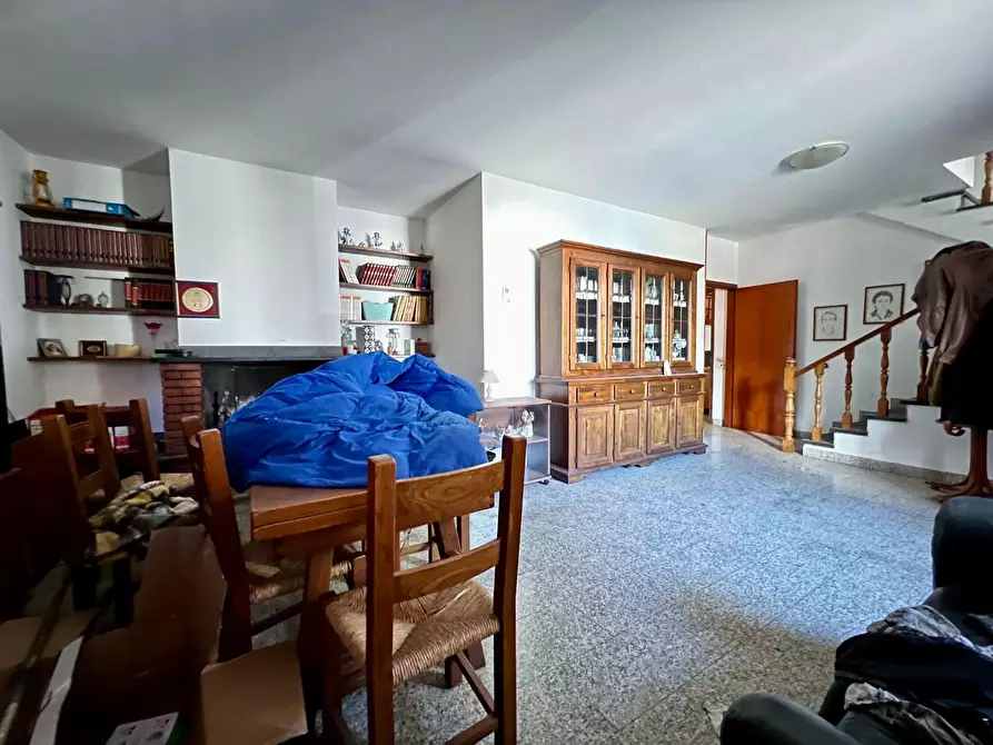 Immagine 11 di Casa indipendente in vendita  a Massa