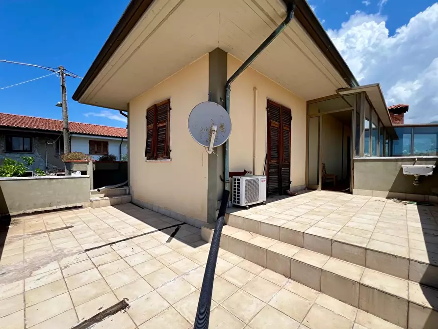 Immagine 18 di Casa indipendente in vendita  a Massa