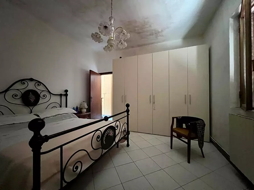 Immagine 21 di Casa indipendente in vendita  a Massa