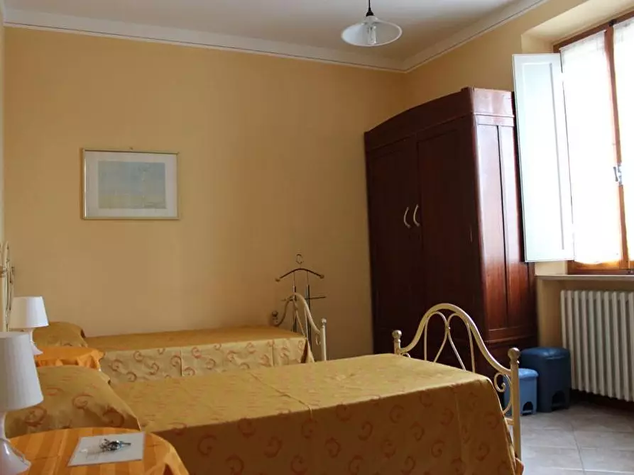 Immagine 17 di Casa colonica in vendita  a Lamporecchio