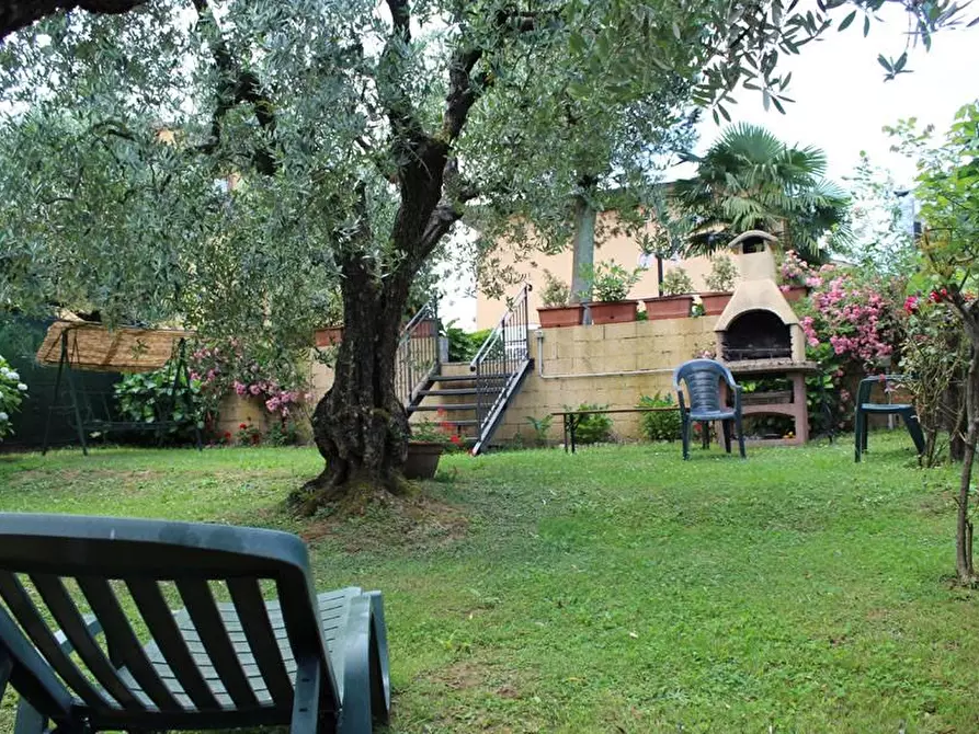 Immagine 10 di Casa colonica in vendita  a Lamporecchio