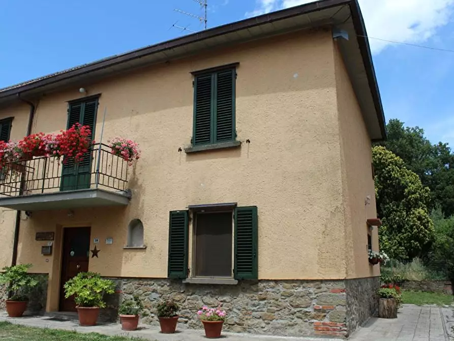 Immagine 13 di Casa colonica in vendita  a Lamporecchio