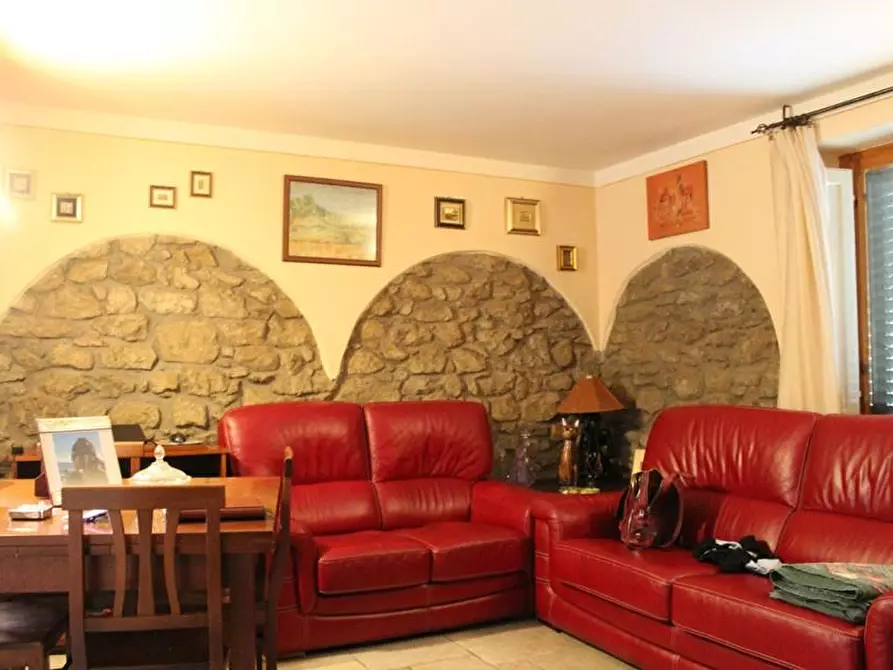 Immagine 21 di Casa colonica in vendita  a Lamporecchio