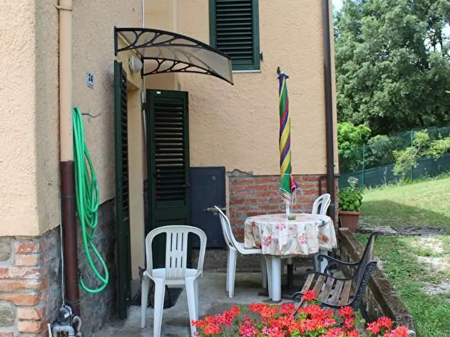 Immagine 15 di Casa colonica in vendita  a Lamporecchio