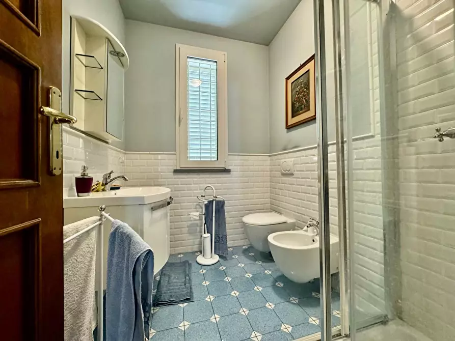 Immagine 7 di Villa in vendita  a Pontedera