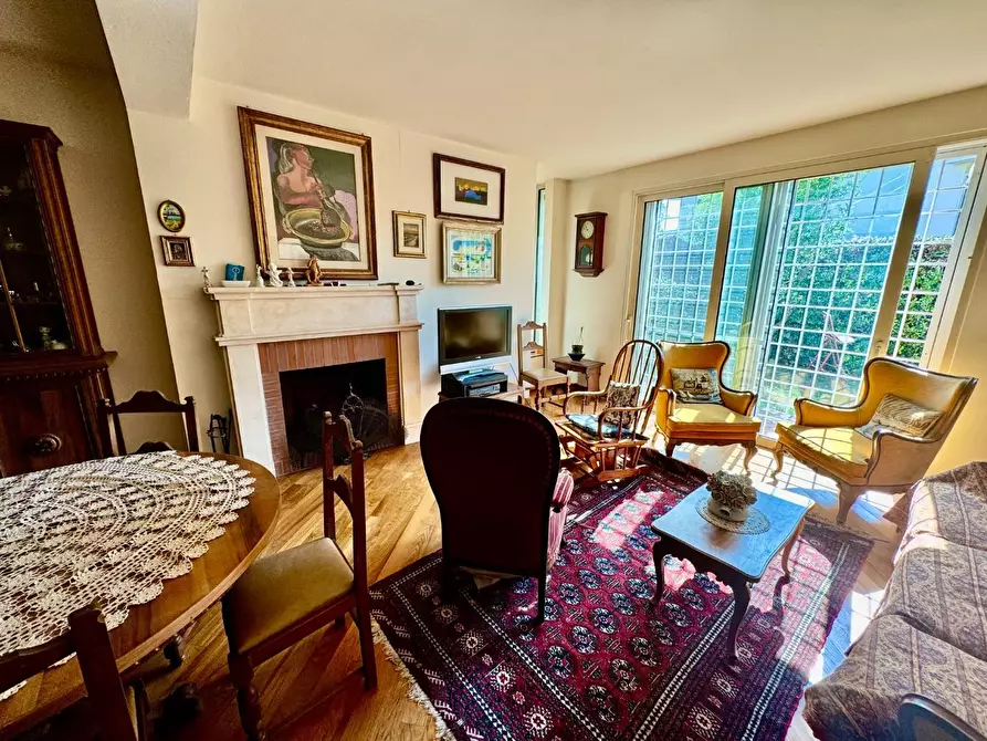 Immagine 5 di Villa in vendita  a Pontedera