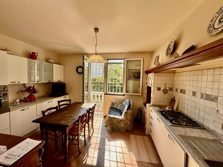 Immagine 6 di Villa in vendita  a Pontedera