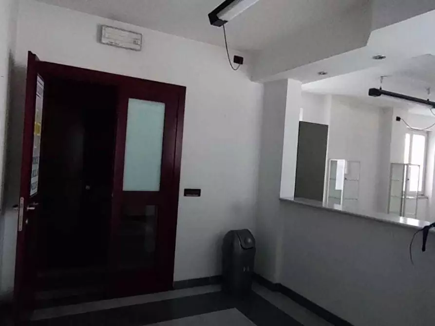 Immagine 2 di Ufficio in affitto  a Massa
