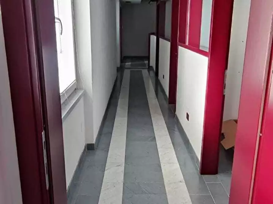 Immagine 4 di Ufficio in affitto  a Massa