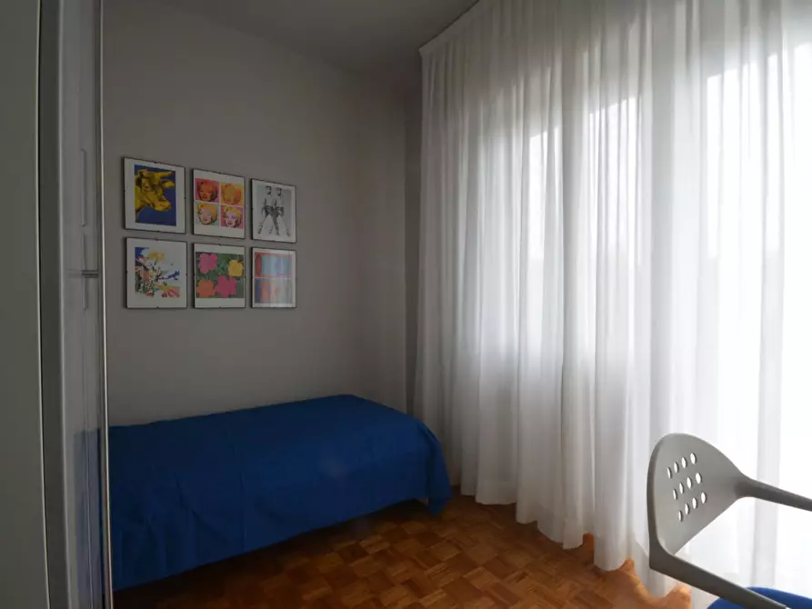 Immagine 12 di Appartamento in vendita  a Lucca