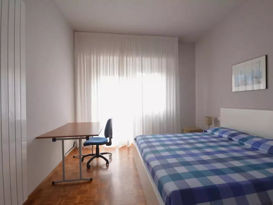 Immagine 16 di Appartamento in vendita  a Lucca