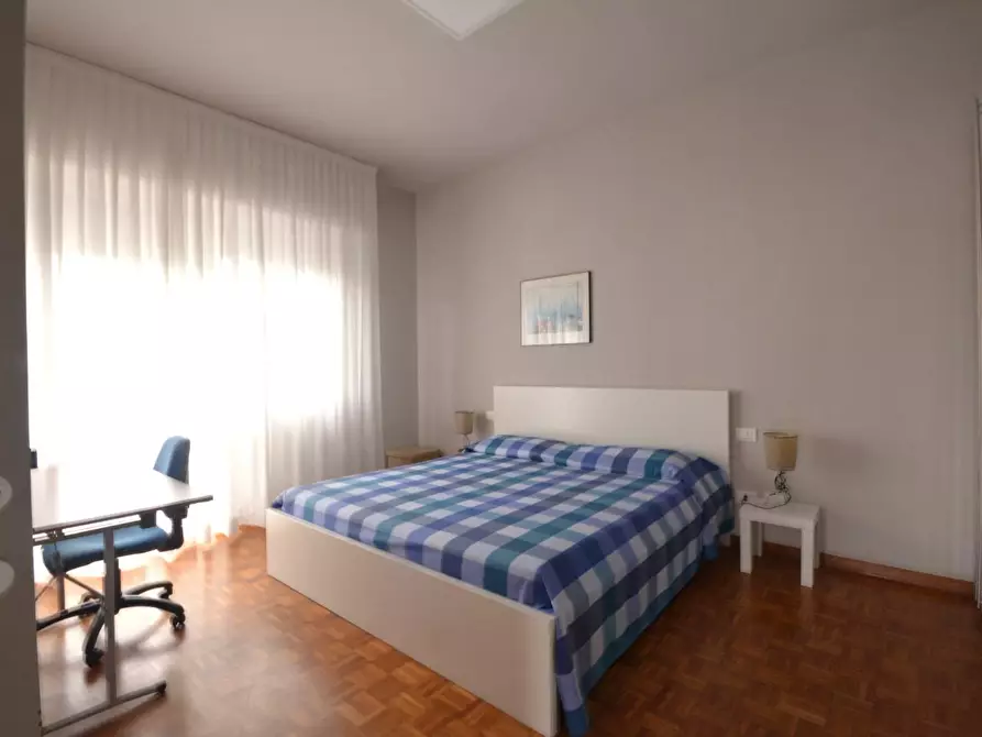 Immagine 15 di Appartamento in vendita  a Lucca