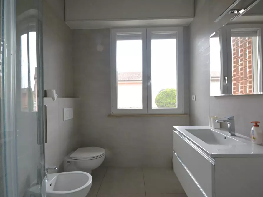 Immagine 9 di Appartamento in vendita  a Lucca