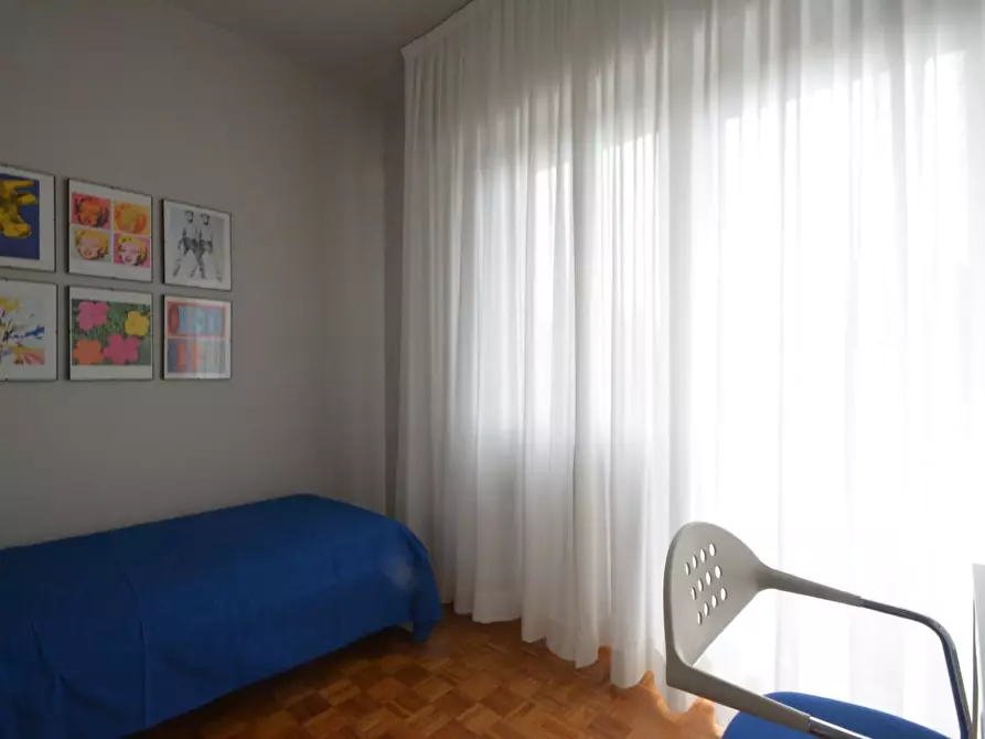 Immagine 11 di Appartamento in vendita  a Lucca