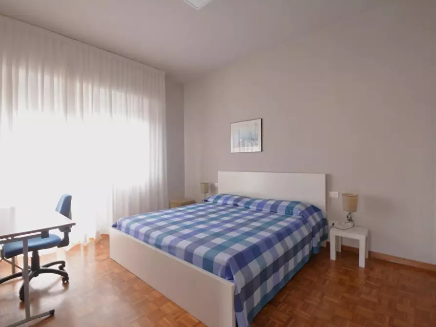 Immagine 14 di Appartamento in vendita  a Lucca