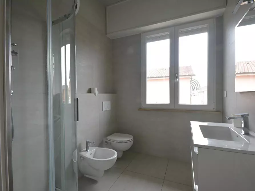 Immagine 10 di Appartamento in vendita  a Lucca