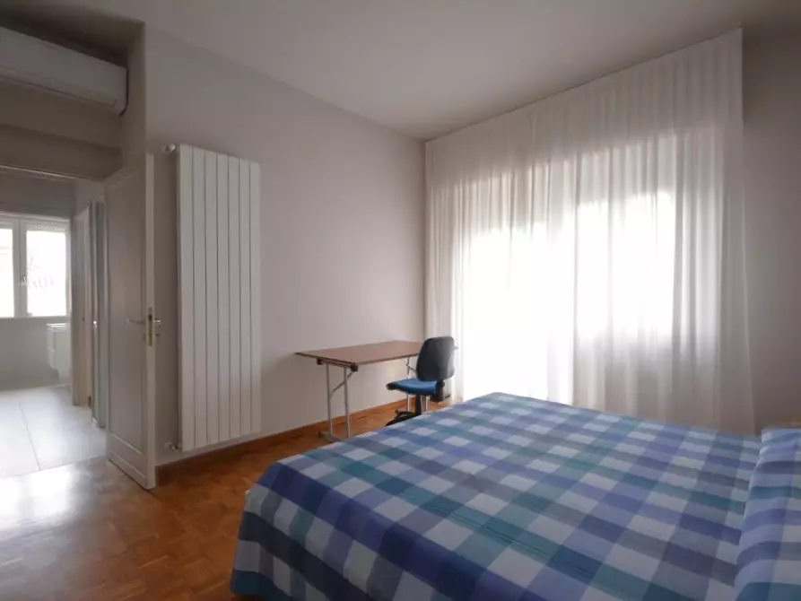 Immagine 17 di Appartamento in vendita  a Lucca