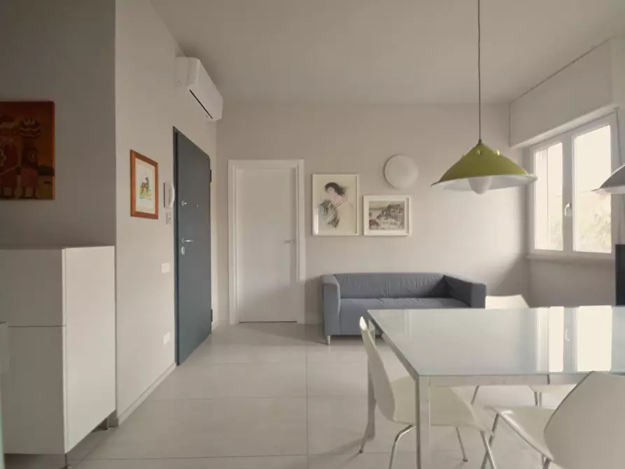 Immagine 4 di Appartamento in vendita  a Lucca