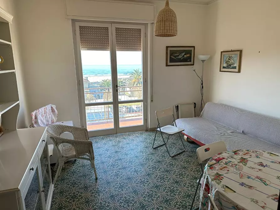 Immagine 7 di Mansarda in vendita  a Camaiore