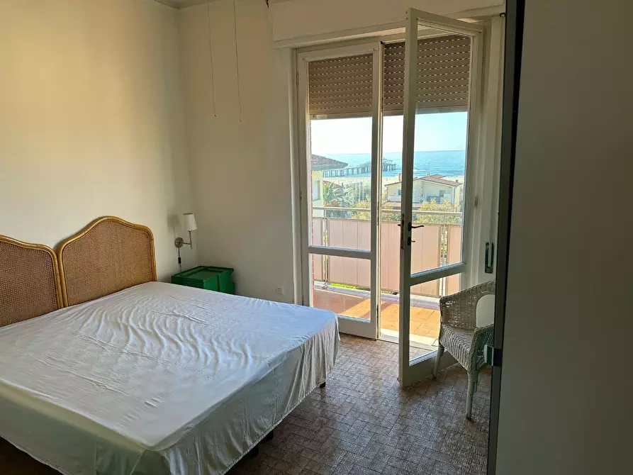 Immagine 12 di Mansarda in vendita  a Camaiore