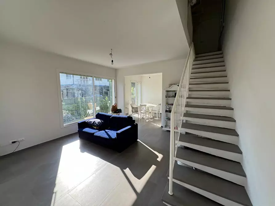 Immagine 3 di Casa bifamiliare in vendita  a Pietrasanta