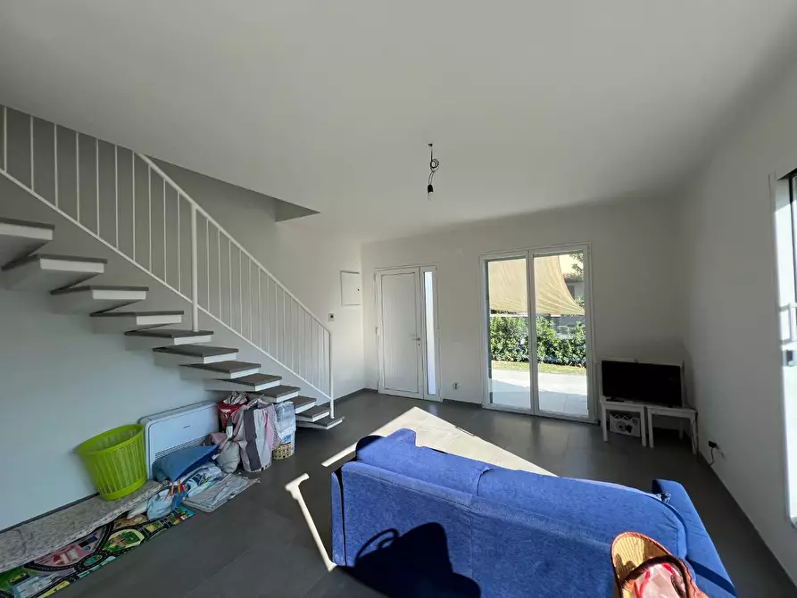 Immagine 9 di Casa bifamiliare in vendita  a Pietrasanta