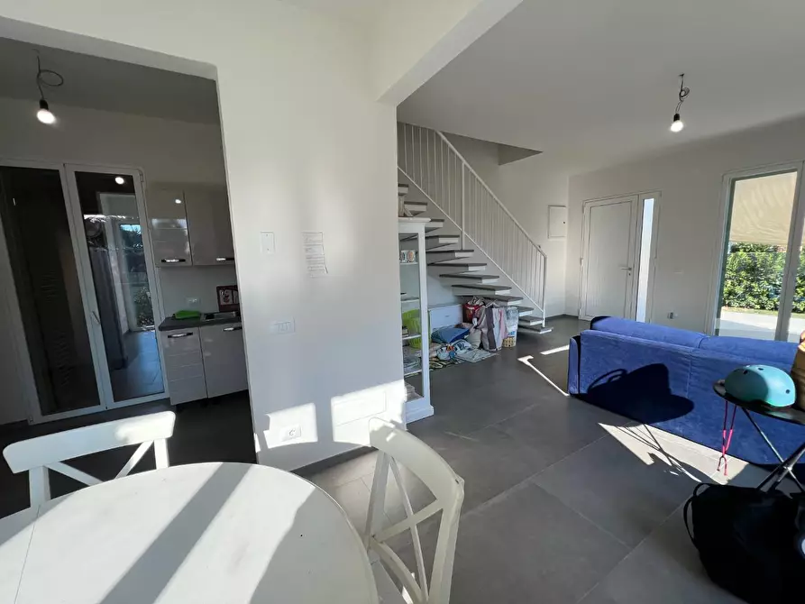 Immagine 10 di Casa bifamiliare in vendita  a Pietrasanta