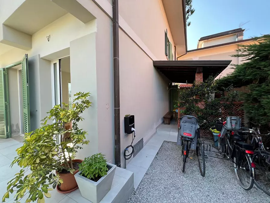 Immagine 32 di Casa bifamiliare in vendita  a Pietrasanta