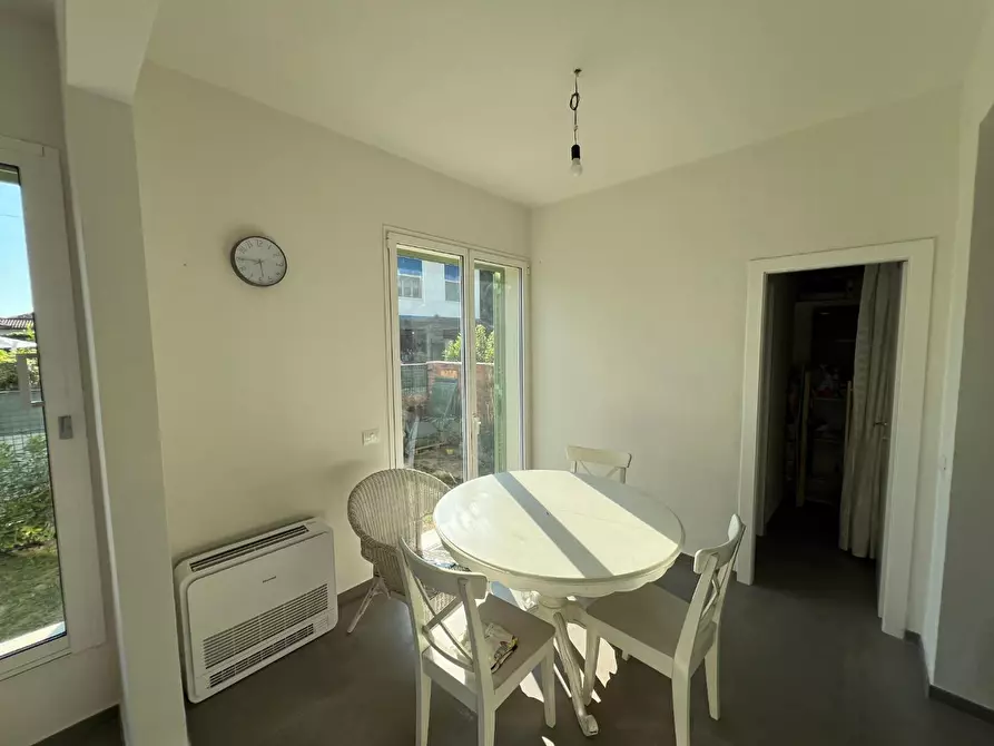 Immagine 11 di Casa bifamiliare in vendita  a Pietrasanta