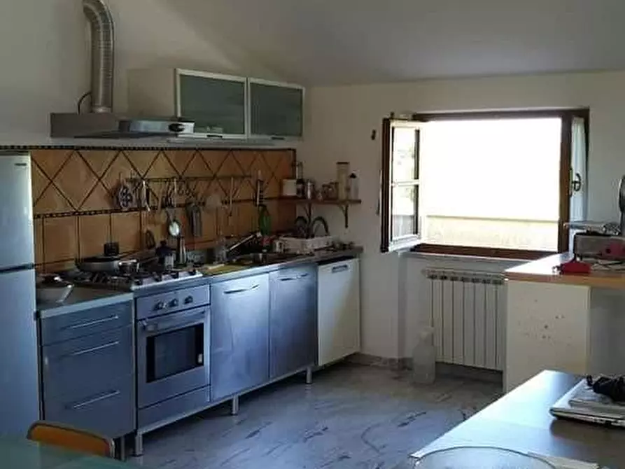 Immagine 20 di Villa in vendita  a Carrara