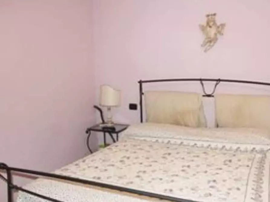 Immagine 18 di Villa in vendita  a Carrara