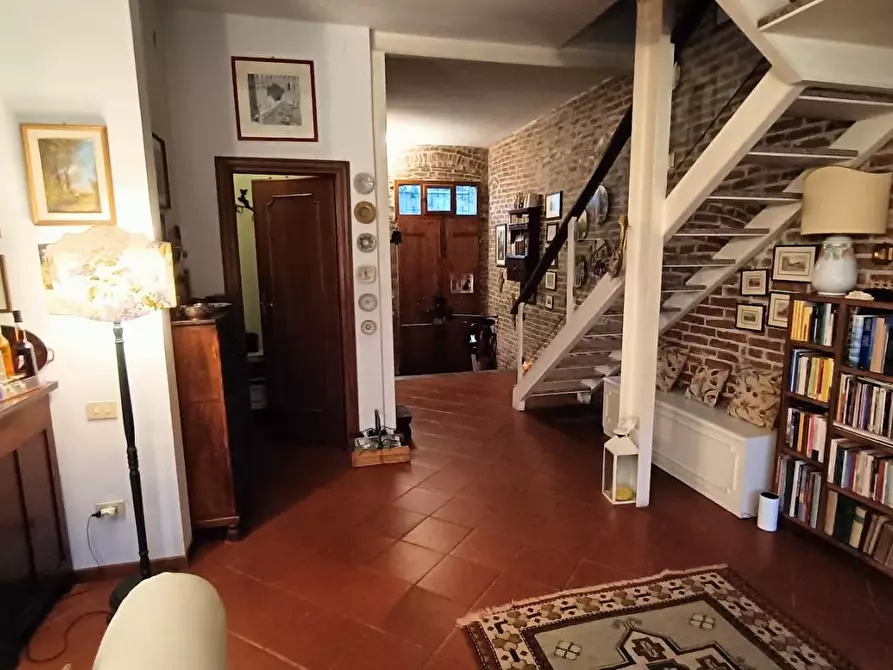 Immagine 2 di Palazzo in vendita  a Pisa