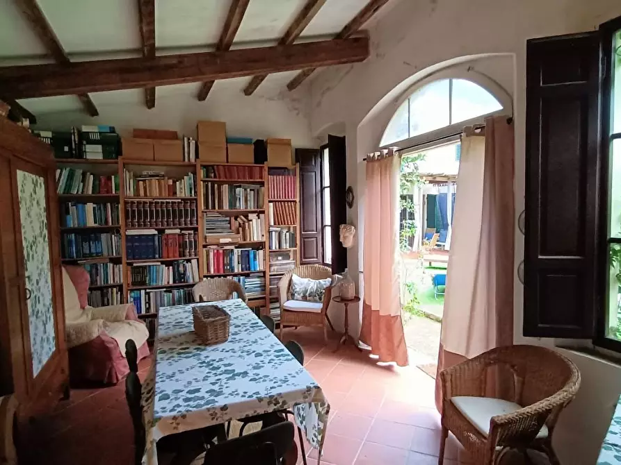 Immagine 20 di Palazzo in vendita  a Pisa