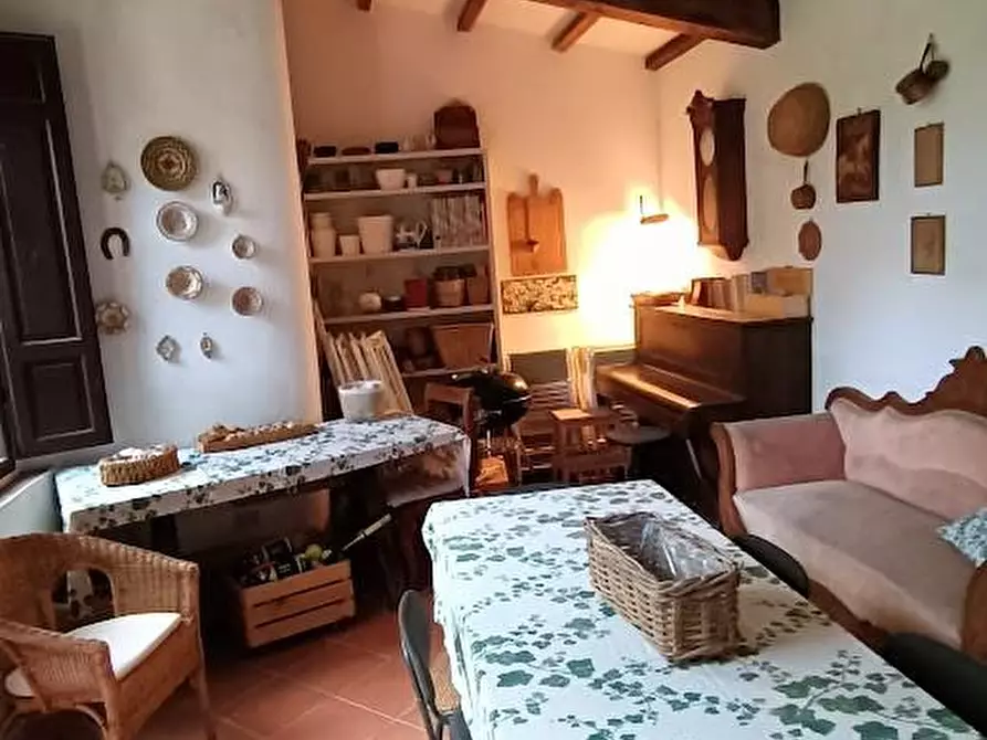 Immagine 11 di Palazzo in vendita  a Pisa