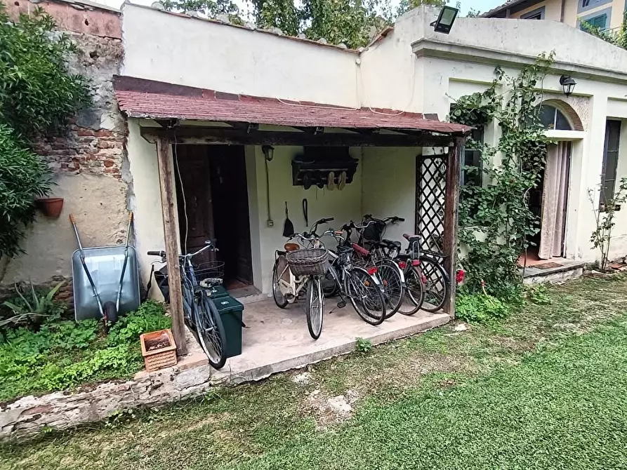 Immagine 22 di Palazzo in vendita  a Pisa