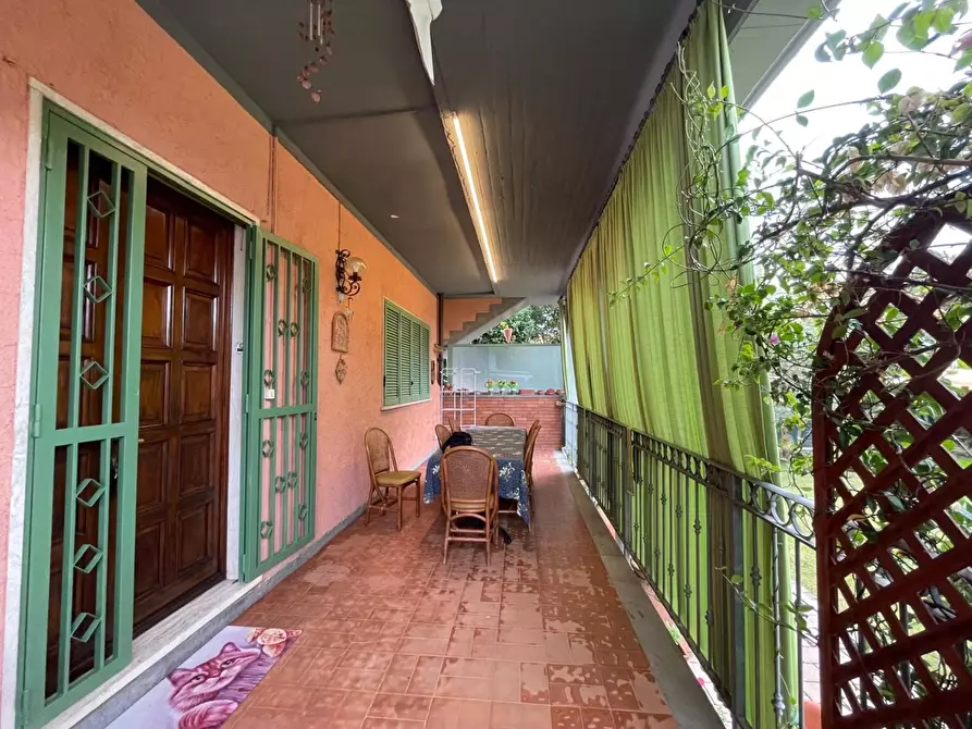 Immagine 2 di Casa bifamiliare in affitto  a Montignoso