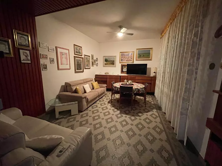 Immagine 3 di Casa bifamiliare in affitto  a Montignoso