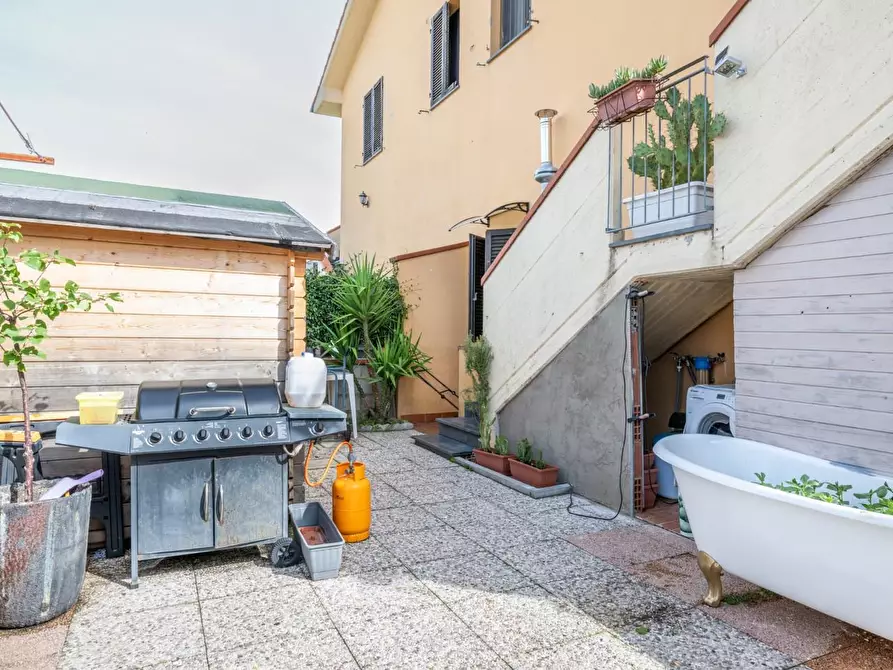 Immagine 9 di Villetta a schiera in vendita  a Bientina